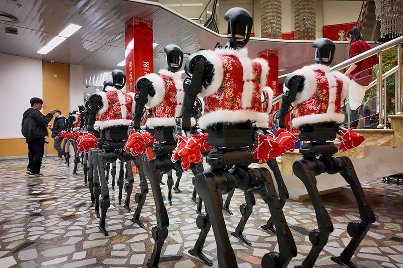 China_s_Spring_Festival_Gala_showcases_humanoid_robots.webp