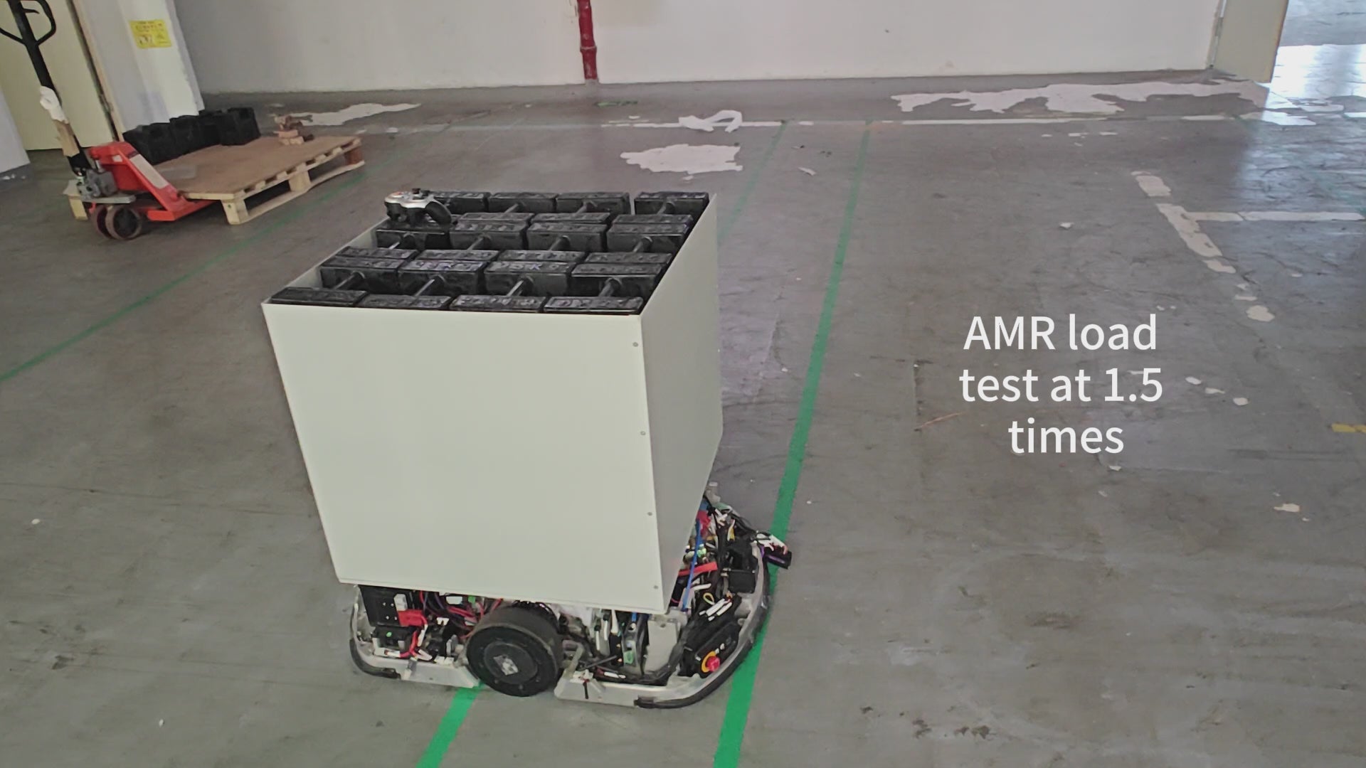 Cargar video: HKT&#39;s AMR Robot 1.5 Times Load Bearing Test